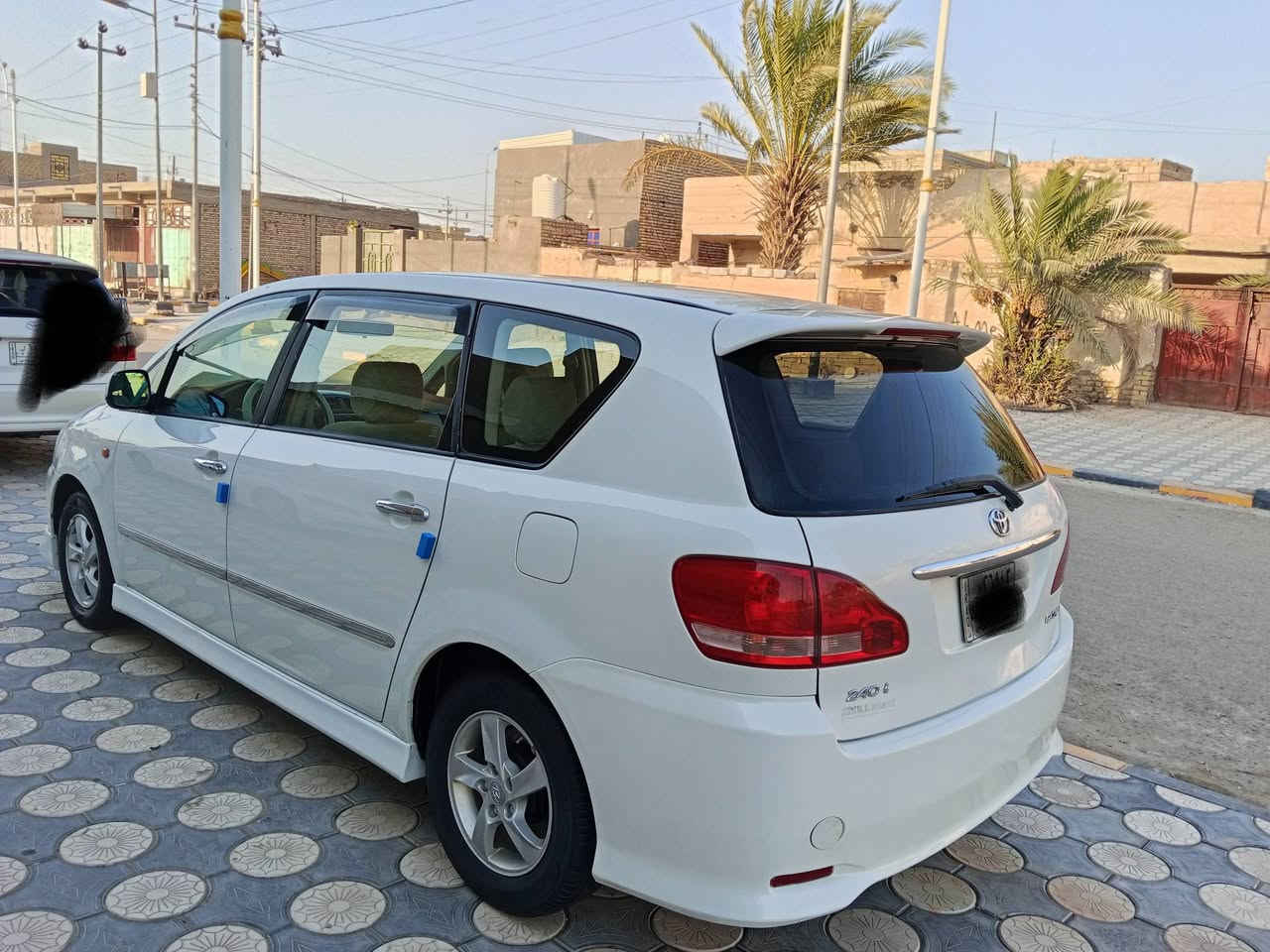 ابصم للبيع موديل2001 بصرة تحويل مباشرة كفاله عامه 
مكينة كير حدادية وتخم تاير تبريد ثلج كامره حساسات 
توويل اصل داخل بيجي سيارة جاهزة من كلشي 
السعر 115بيه مجال ***********
***********
