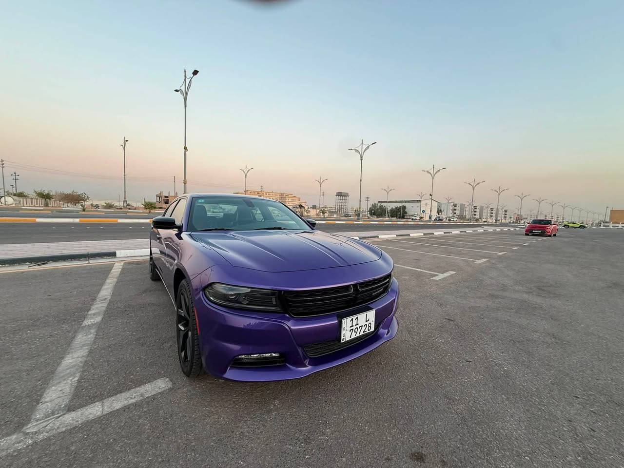 السلام عليكم 

چارجر 2023 sxt

مواصفاتهه معروفه 
رقم بغداد بأسمي 
بچم كبس بدون ايرباك

بيهه كلير من امريكا بدون بارد بدون كلشي فقط كلير 
وباب السايق بالعراق نطخت طخه بسيطه وصلحتهه 

سيارة كلش حلوه وجديده احلى من الصور 
وكل تفاصيلهه وصور الحادث موجودة والسونار  

مكاني كربلاء 

‭***********‬
***********
