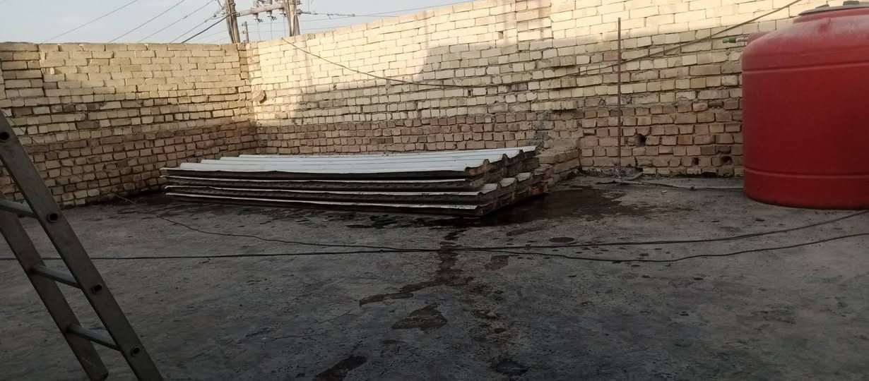 سلام عليكم سندويج  العدد 4 وحدات وطول 4 يعني 16 متر المتر على 11 الف نظيف ما مثقوب للتصال ***********
***********
