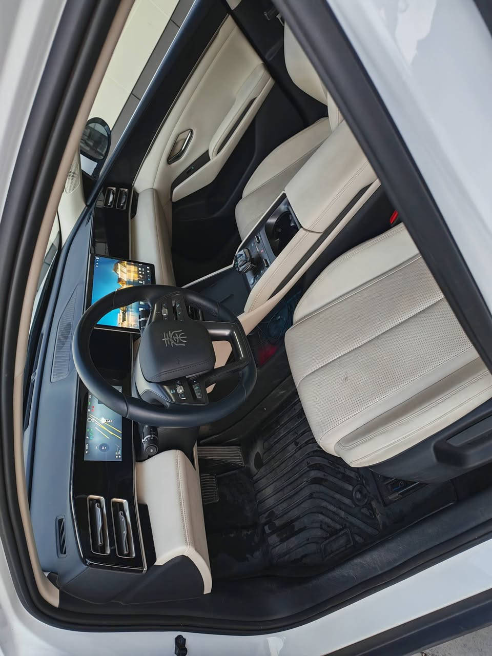 سلام عليكم
BYD Qin L
2025
رقم بغداد
المشي الكلي 16 الف
ومشي ال. 8000HEV الف
13 كامره شاشه جبيره
اوتو بارك
داش كام منه بيه ٥ كامرات
٨٠ كيلو بالشحنه
وباقي المواصفات معروفه
بيه بارد شبر جوه القبغ مال البانزين 
الباقي مكفول
سعره 23.900.000 دينار
وبيه مجال حك الجيه
مكاني صلاح الدين بلد
للاستفسار
***********
