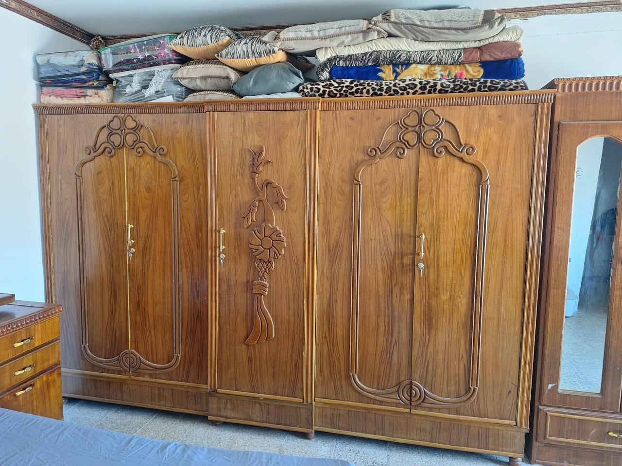 غرف نوم صاج عراقي نضافه فول مكان تكريت زهور سعر 550 ***********
