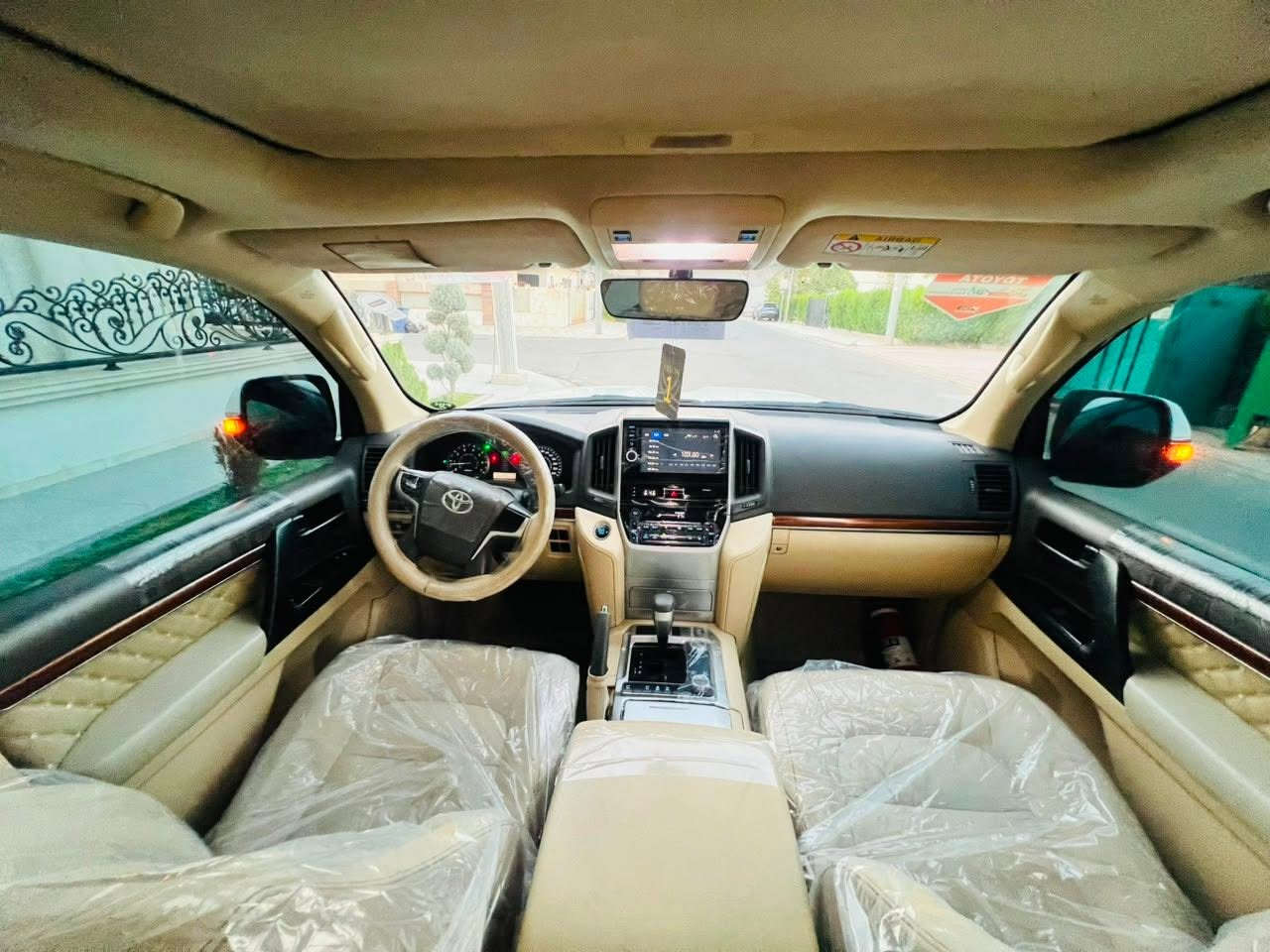 ارخص سعر ٣٨٧ ورقه .. 🔥🔥❗️❗️❗️💰💰

لاندكروزر ٢٠١٧ مواصفات gxr باب الاول ... 

ماشيه ١٨٠ الف حقيقي ... سياره بسمي تحويل مباشر 

محرك ٦ سلندر مفتوح بس شرط بدون عيب و نقص ❗️❗️

ملاحضه // سياره بدون صبغ و فتح فقط ٣ مكان بارد ❗️❗️

مواصفات // 
فتحه . ماوس . ٨ ارباك . بخاخ . كشنات جلدو كهرباء . 
حساس . ثلاجه . شاشه و كاميرا . بصمه . اشاره لكزس .. 

مكان اربيل // *********** واتساب ☎️☎️
