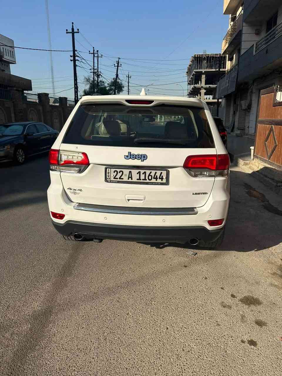 السلام عليكم 
Jeep خليجي موديل 2018
مكفوله كفاله عامه شركه هارلم 
ما عده بي دير ار اصبعين بالجاملغ الامامي 
رقم اربيل بسمي العنوان بغداد الكراده 
الرقم ‭***********‬
