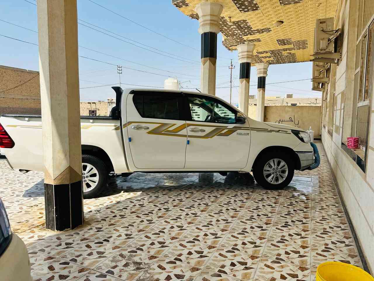 السلام عليكم للبيع تيوتا هايلوكس رقم مثنى مديل 2024 كويتي فول مواصفات ماشيه 50 الف السياره بيه صبغ بصيط جوه القبق مال البانزين لحد الخطه جوه باب العبري الخلفي وباقي كفاله من كلشي سنويه جديده اسعر 250 وبيه مجال للستفسار *********** المثنى المركز
