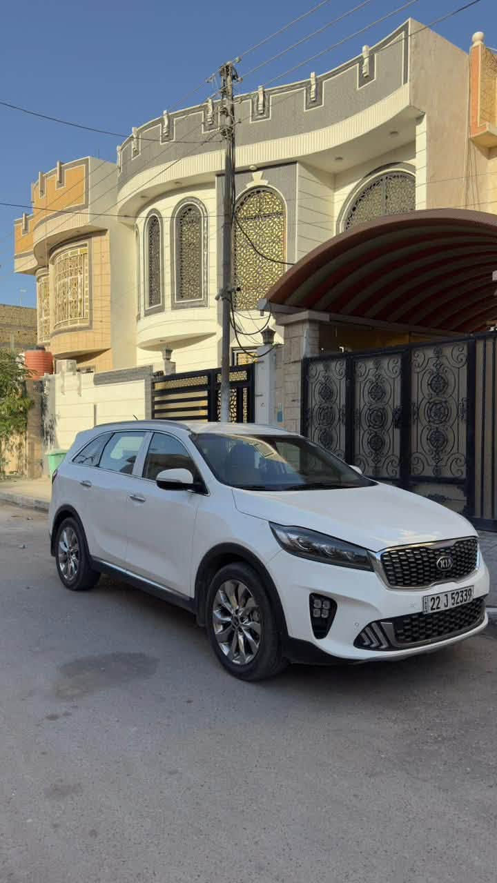 السلام عليكم سورنتو موديل 2020 خليجي محرك ٦ سلندر
السيارة كير ومحرك كفالة 
بيها بارد باب السائق وبيها شغلات شوف العين بسيطه جداً
 رقم اربيل
 موصفاتها
بصمة 
جنطة كهرباء 
ثلاث قطع تبريد 
ثلاث وضعيات قيادة 
سبعة راكب 
حساس امامي و خلفي 
بردات خلفية 
كامرة خلفية دوارة 360 درجه
مري شفط 
اشارة ترحيب 
بصمة ابواب
كشنات جلد و كهرباء السايق والي بصفة 
مكينة 6 سلندر كفالة عامة 
تخم تاير جديد  
ماشية 90 الف 
عنواني بصرة
السعر 248
بيع مراوس حسب القناعه 
للاستفسار ***********     
***********
