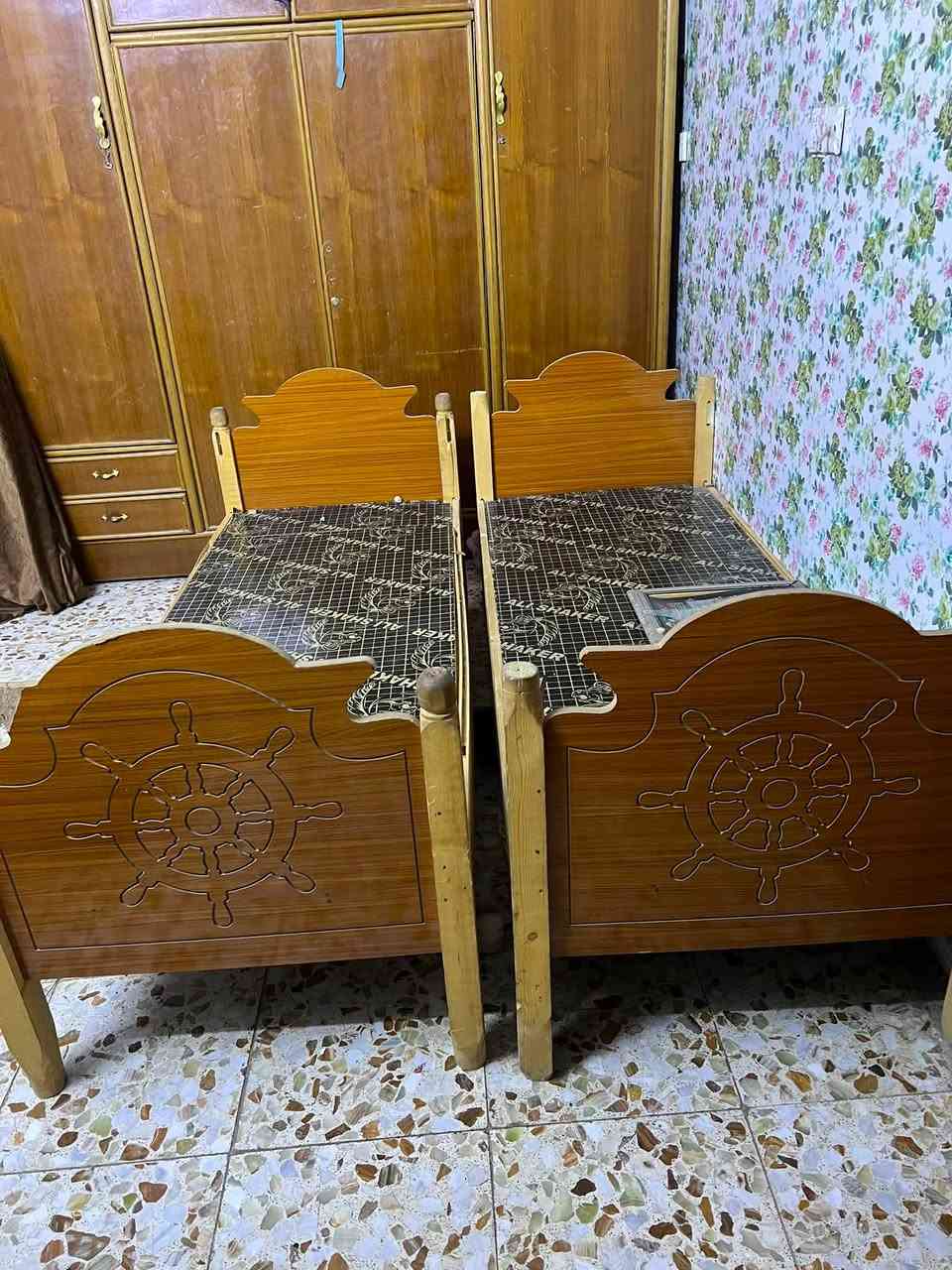 سلام عليكم تخم قنفات جديد ايي ضرر مابي نضيف سعر التخم 200وبي مجال جربايه العدد 2سعر الواحده 50وبي مجال مكاني  بغدادحي اور قرب جامع الفردوس ***********
