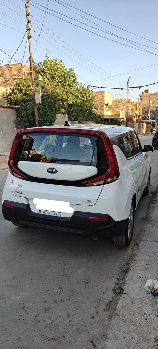 Kia Soul S 2020 امريكي
المحرك: 2.0 لتر 4 سلندر
القوة: 147 حصان
العزم: 179 نيوتن متر
القير: أوتوماتيك IVT
الدفع: أمامي FWD
استهلاك الوقود: تقريباً 14–16 كم/لتر
عدد المقاعد: 5
سعة خزان الوقود: 54 لتر
الشاشة: 7 إنج
Apple CarPlay
Android Auto
كاميرا خلفية
مانع انغلاق ABS
نظام الثبات ESC
تحذير الاصطدام الأمامي
مساعد البقاء بالمسار
مراقبة انتباه السائق
جنوط ألمنيوم: 16 إنج

المشي 46.523 ميل
للتواصل : ***********
