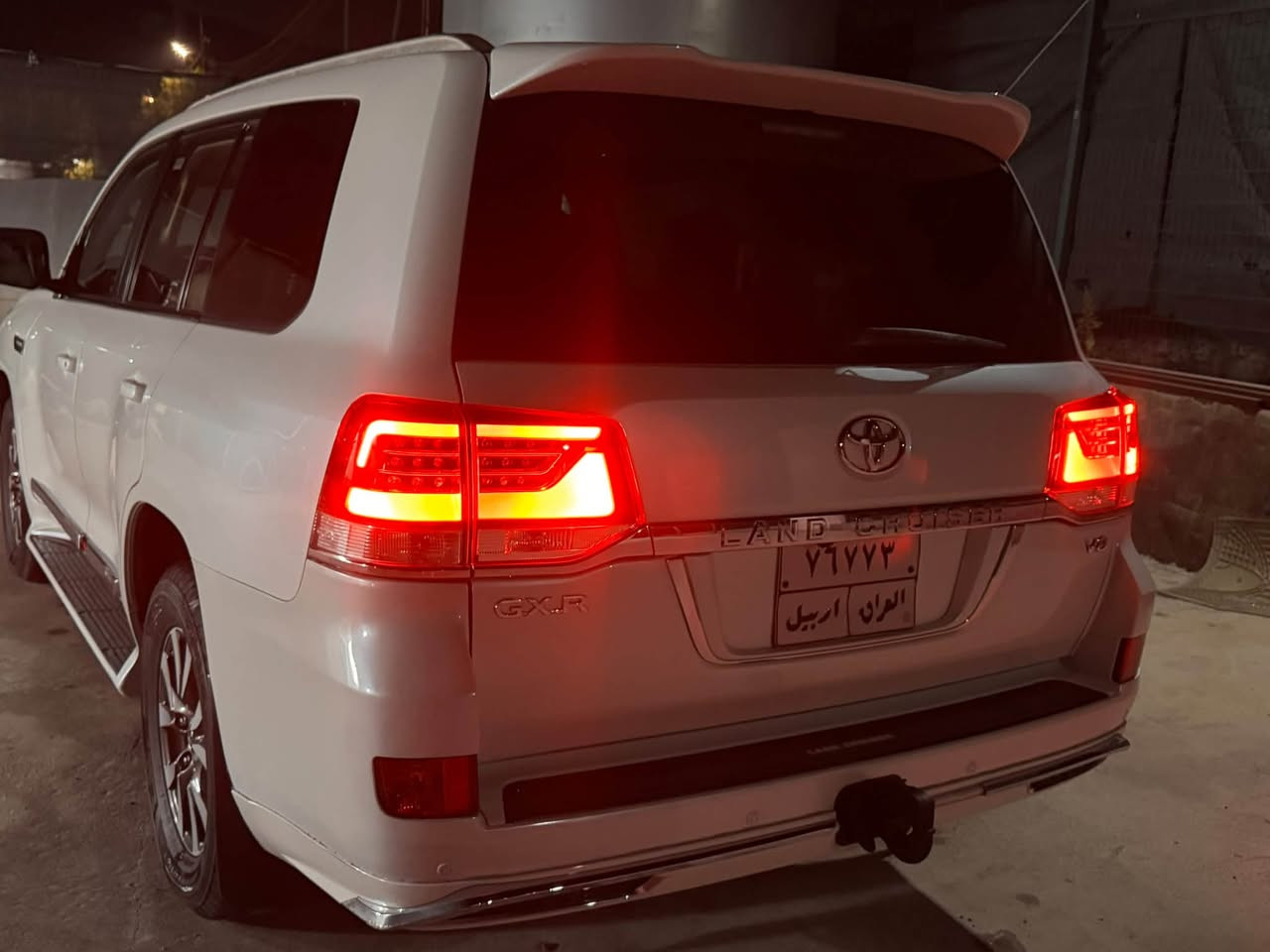 بسمالله الرحمن الرحيم
تويوتا لاند كروزر ٢٠١٧  V8 GX-R
شركة مهند فول مواصفات 
كشناد كهربائي و جلد 
اربع كامرات 
بدون صبخ شرط 
خمس تايرات جديد 
***********
