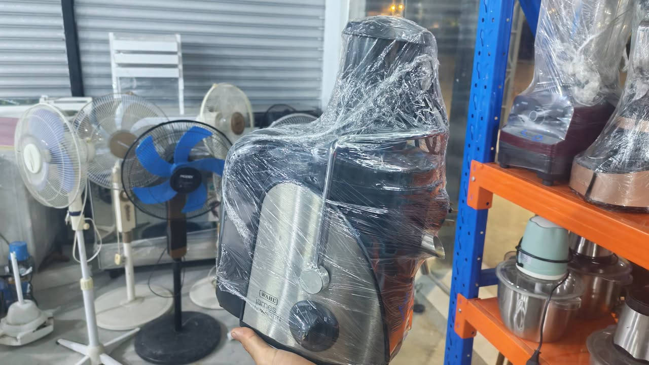 اغراض منزليه مستخدمه 
العنوان العزيزيه معمل السوس مجاور المدارس 
للاستفسار راسلونا ع خاص او واتساب  للتصال ارقام التالية 
***********
***********
