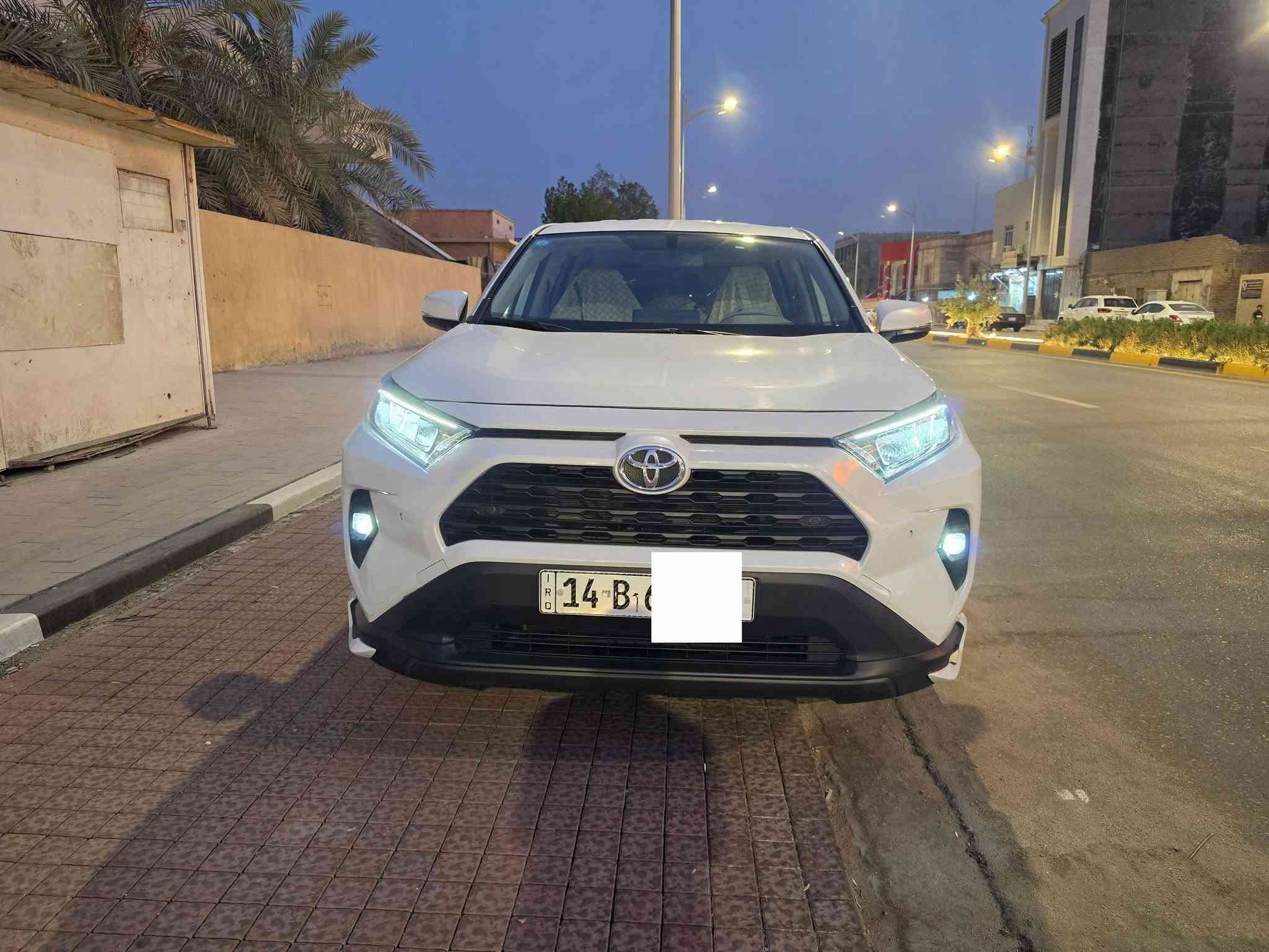 السلام عليكم
تحية طيبه للجميع تيوتا راف 4 خليجيه 2025 XLE بانزين ممشى قليل جدا 3531 مماشيه السياره شركة ساز رقم بصرة .ضرر جاملق وقليل من البونيد وضارب الايرباك  جميع المواصفات معروفه للXLE و  مغلفه نانو 
اوتو هولد
أنظمة قياده متعدده 
مانع انزلاق 
تثبيت سرعه ....الخ ماعدا البانوراما 
السعر242$ وبيها مجال حك الجيه 
الاتصال على الرقم *********** 
تعجبك السياره ابطن عيني متعجبك اندعيلنا وندعيلكم بالخير
