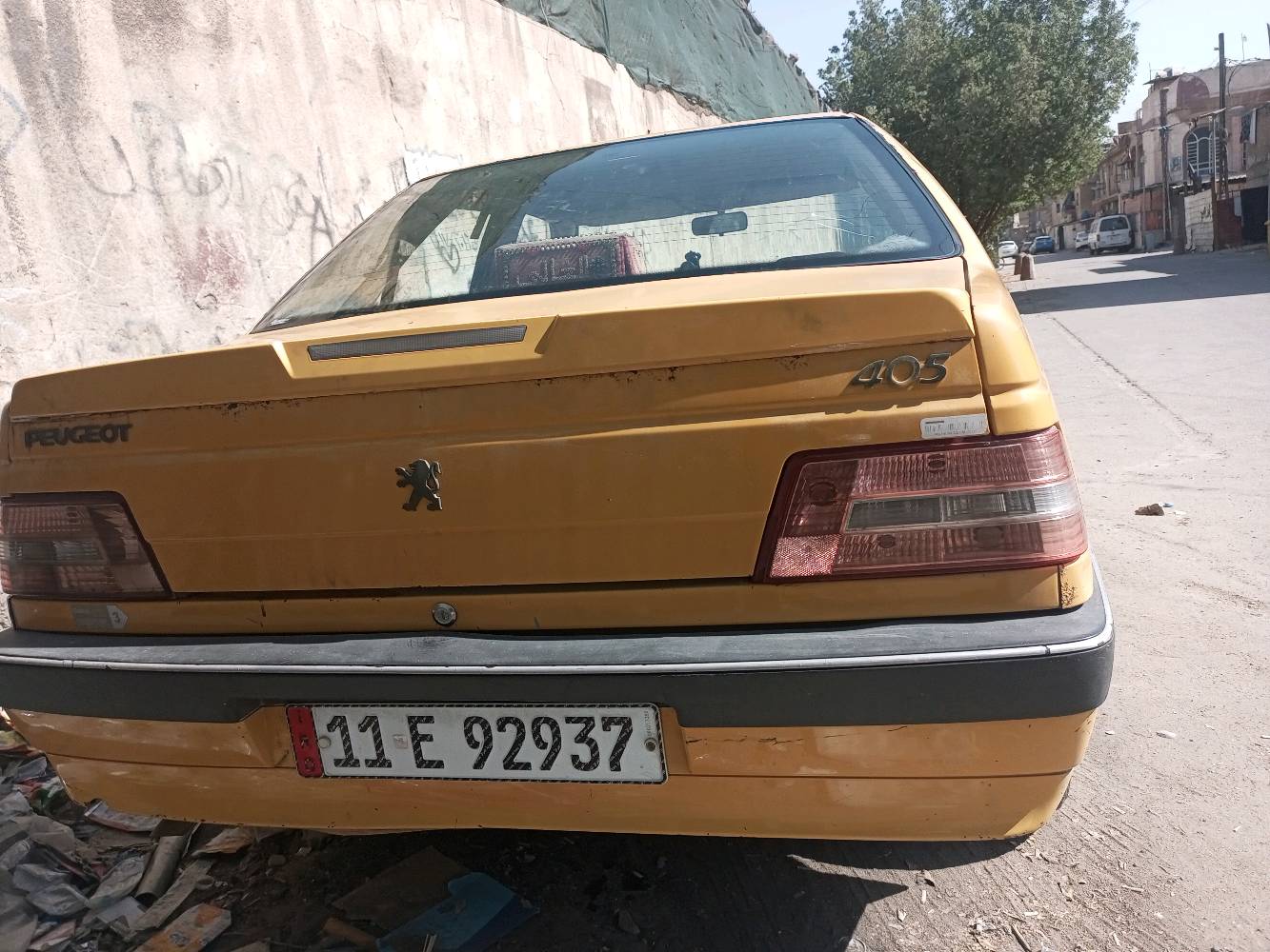 بيجو لميس 405 2013 بأسمي وهزة جاهزة ب  (( 22 )) مستعجل عليهة
السلام عليكم 
اعادة نشر بسبب الوعود الكاذبة
سيارة بيجو 405 2013 هزة جاهزة تحويل ثاني يوم مصفرة غرامات 

السيارة جنت عارضهة ب 25 ورقة بس صارلي عندي بيهة خرطبة من بدلت الكلتج تعطس السيارة من ادوس بانزين بس تمشي مشكلة حساسات لو كهربائيات لو فيت بم ومن ورة هاي الخربطة نزلت سعرهة (( 22 )) ورقة وبيهة مجال رغم تصليحهة مياكلة 80 الف سيارة مكينة كير يخبلن  نقوصات الاشاير و التبريد شغال بس دفعة فان قليل السيارة كشرتهة شوفت عينك وبيهة طخ بل جاملغ يم الايت خفيفة نفس ما موضح بل صور  تاخذ السيارة ترتبهة على ايدك وتطلع بيهة خير من الله السيارة مستعجل على بيعتهة ف بس الشراي يجي رحم والديكم

مكاني بغداد مدينة الصدر قطاع واحد 
***********
 وتساب