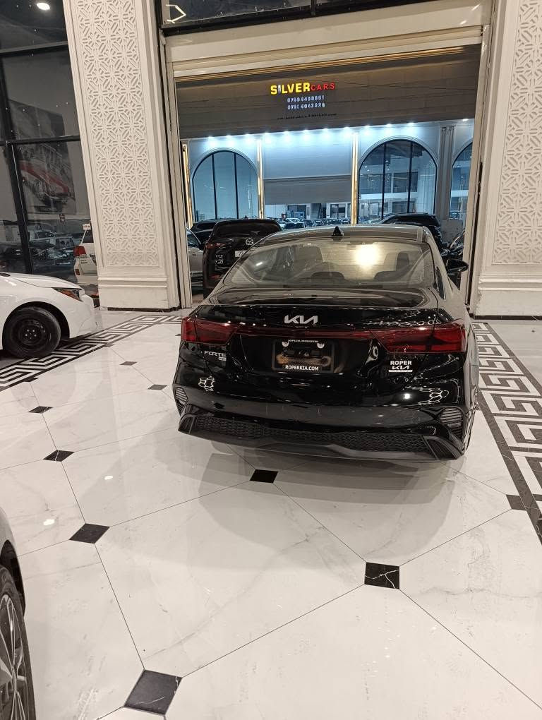 السلام عليكم 
للبيع كيا فورتي اسود 2024 LX
محرك 20 دوش 
ماشي 11 الف ميل 
سيارة بيها بابئن سبغ بدون دواخل  
سياره كل ارباكات شركة 
سياره بدون و كلير أمريكي شرط
سيارة بيها جوالباب تعديل بارد موضح بصورة
سياره بدون شخوط و بقصات شرط 
سيارة بل قامارة بيها كم رصعات مال كونتئنر موضح بصورة
لينك الحادث👇👇👇👇
https://autobidcar.com/car/kia-forte-lx-2024-3kpf24adxre816425
سياره بدون رقم ترقيم شمالي فقط 
تكلفة رقم 11.5 ورقه ونص 
ملاحظة صوار حادث موجوده في المنشور 
اي استفسار عن سيارة خاص مفتوح 

السعر 122ورقه ومجال 
اخوكم شلال كوردى
***********واتساب فقط للتواصل 
***********اتصال 
عنوان أربيل شريكة شامل شاكر عبدالله أربيل, العراق
