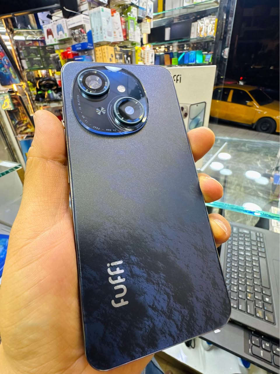 موبايل fufi
Ram 3 
ذاكرة ٣٢ 
مع كيبل الشحن والكارتون 
٩٩ الف 
فوكس ستور موصل الزهور 
*********** موصل, نينوى
