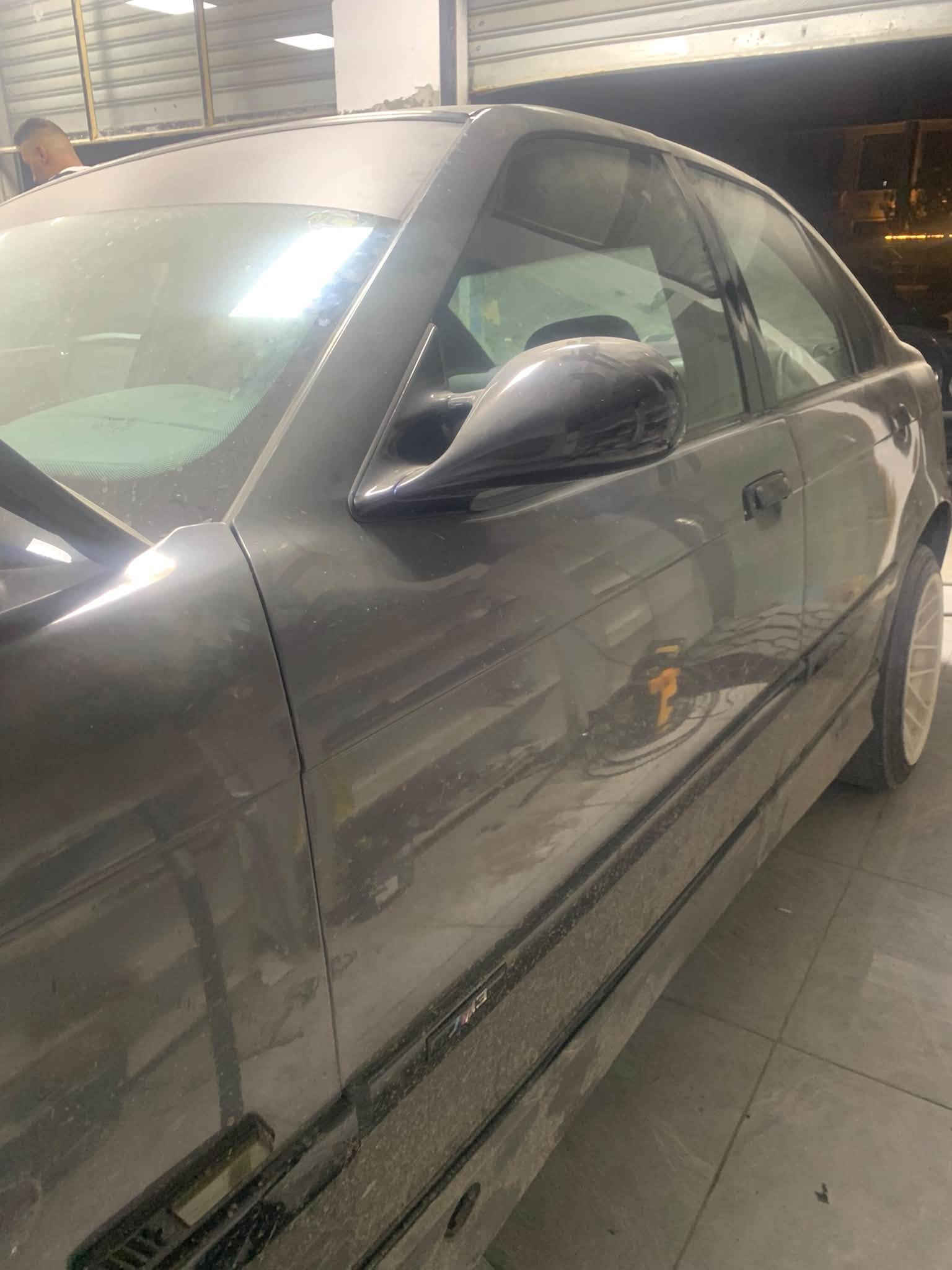 السلام عليكم للبيع موديل 94 رقم بغداد محرك كير لوك تبريد ثلج كير عادي جاهزه غرفته حلوه حماوه انسه محرك 25 تك فانوص السعر 38 ورقه ***********مكانه حي الجهاد
