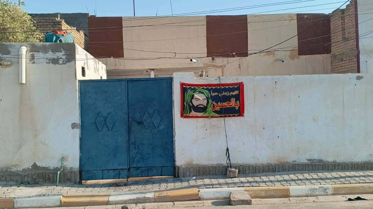 بيت للبيع مساحته 200متر حي اسعيد خلف الحج كريم عويد مقابيل ساحه بناء قديم بس نضيف السعر 60 وبي مجال قليل الاستفسار ***********
