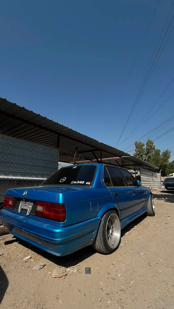 سلام علكم  للبيع e30  موديل 90 سياره معمره من صفر مكينه 28تك فانوص كير عادي zfويل بي بي اس اصلي  عليه كزوز 3ونص انج  بوابه سياره نقص بورستيرن وعندي شغلات بسيطه ب كهربائيات رقم بغداد باسمي تحويل مباشر سعر 44$ وبيه مجال رقم ***********
