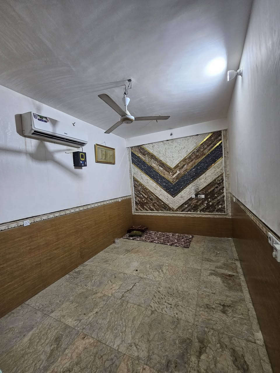السلام عليكم بيت للبيع 100 متر  ركن مربع طابقين ثاني ركن عن شارع 40 المكان الساهرون القطاع 24 البيت متكون من 4 غرف نوم البيت جديد سراميك ومرمر درجه اولى الارضيه كرانيت الاستقبال مرمر الطابق الثاني بورسلين البيت بي 5 حمامات حمامين سويت داخل الغرف الحي  ماء مجاري كهرباء كله كامل قرب مجمع  ديار الكلمه الطيبه
الاستفسار الاتصال على هذه الرقم *********** 
السلام عليكم بيت للبيع 100 متر  ركن مربع طابقين ثاني ركن عن شارع 40 المكان الساهرون القطاع 24 البيت متكون من 4 غرف نوم البيت جديد سراميك ومرمر درجه اولى الارضيه كرانيت الاستقبال مرمر الطابق الثاني بورسلين البيت بي 5 حمامات حمامين سويت داخل الغرف الحي  ماء مجاري كهرباء كله كامل قرب مجمع  ديار الكلمه الطيبه كربلاء

السلام عليكم بيت للبيع 100 متر  ركن مربع طابقين ثاني ركن عن شارع 40 المكان الساهرون القطاع 24 البيت متكون من 4 غرف نوم البيت جديد سراميك ومرمر درجه اولى الارضيه كرانيت الاستقبال مرمر الطابق الثاني بورسلين البيت بي 5 حمامات حمامين سويت داخل الغرف الحي  ماء مجاري كهرباء كله كامل قرب مجمع  ديار الكلمه الطيبه
