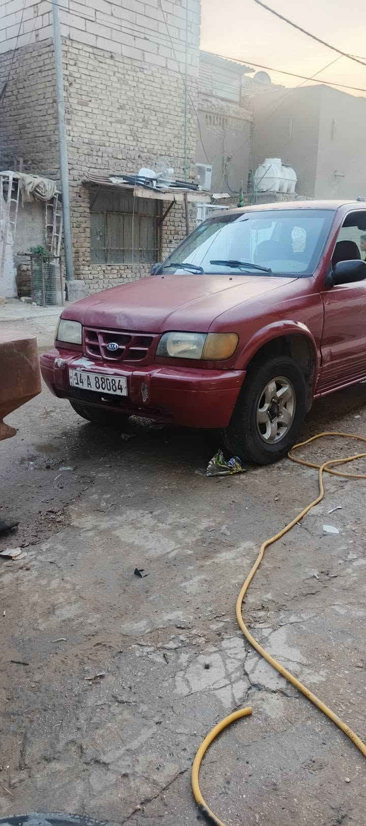 سبورتج موديل 2000 أوتوماتيك تخم تاير جديد محرك كير جدد
منظومة بانزين حاوية للبيع فقط  رقم دولي بسمي تحويل مباشر هزه جديدة تبريد شغال  مكان السيارة الديوانية سعر ٤٥ورقه بيه بس باب بيه صبغ 
وباقي شركه ***********
