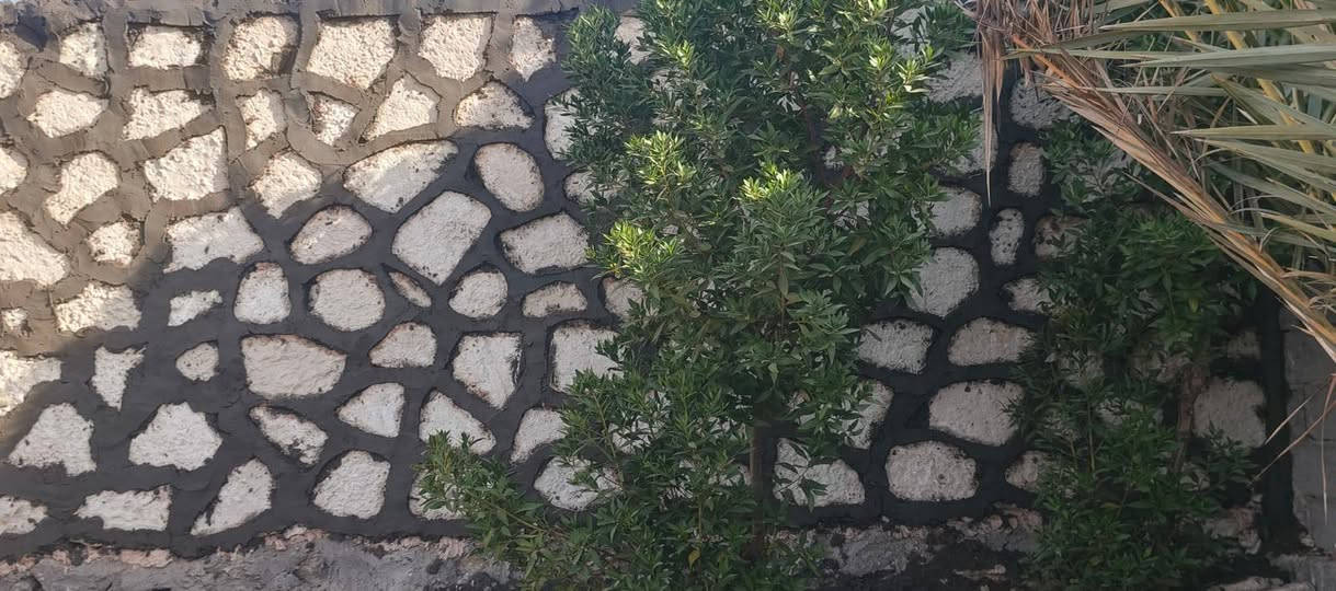 السلام عليكم 
الخلفه ابو جود التميمي 
خلفه بناء حجر تكحيل بيوت رصف سياجات لكافه بناء العمل الحجر درجة اولى سرعه ونضافه الاسعار المناسبه #حالين_فارغ اتصل خدامكم 
*********** #اتصال 
*********** #واتساب_فقط
