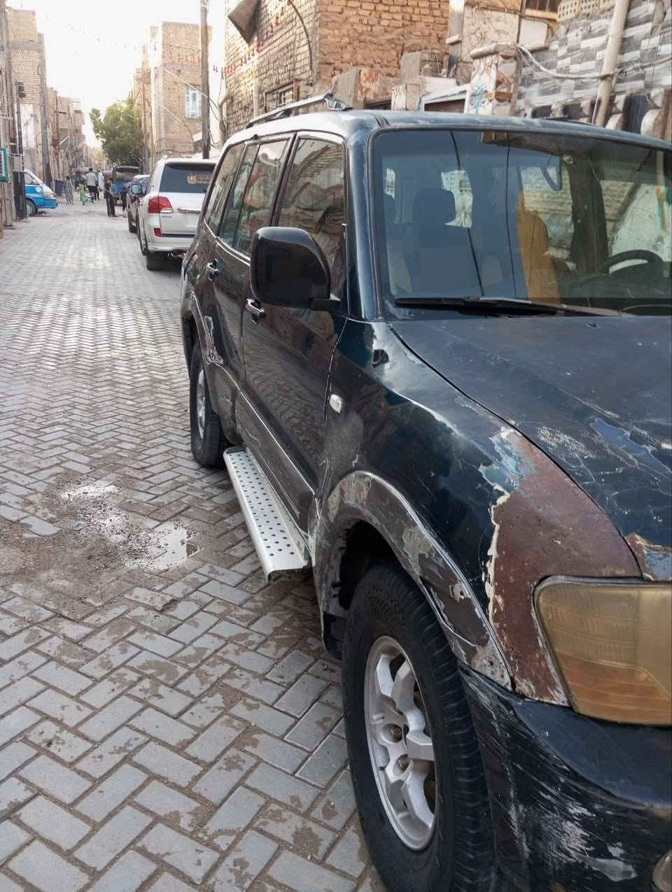 السلام عليكم
باجيرو 2001 رقم بغداد مكينه وكير vtt مصبوغه عام 
***********
