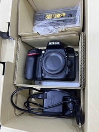 نيكون D7200 • عدسة 18-140 • نضافه ٩٥٪