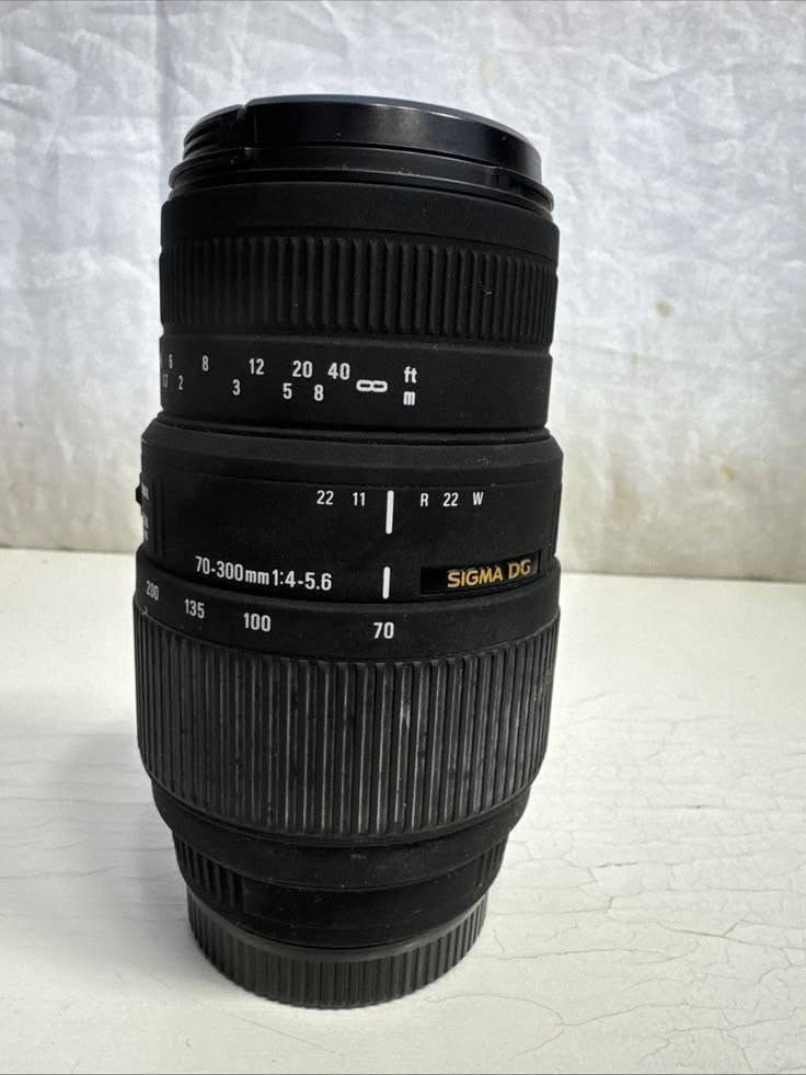 كانون250d اخت زيرو شتر 6400 فقط فقط
ملحقات كامله بلاضافه الى عدسه sigma dg  ياباني 70-300 الخلل فقط بعدسه الزوم الاوتوفوكس يحتاج تصليح
سعر 750 الف وبي مجال شراي متوفر توصيل
تواصل واتساب فقط***********
