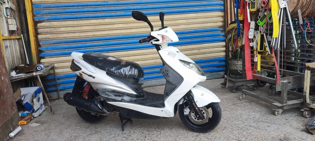 عليكم.... مكلف بلنشر
دراجه سكنس فحل كابريتر 🛵 للبيع
دراجه سلف وهندر كلة شغال  شلعه معدل كهربائيات كلهه شغاله جديدة بلادية أي نقص مابيهه جيب فيتر وتعال افحص
العنوان بغداد مدينه الصدر قرب مطعم ليمونه الاستفسار الاتصال على الرقم ***********
