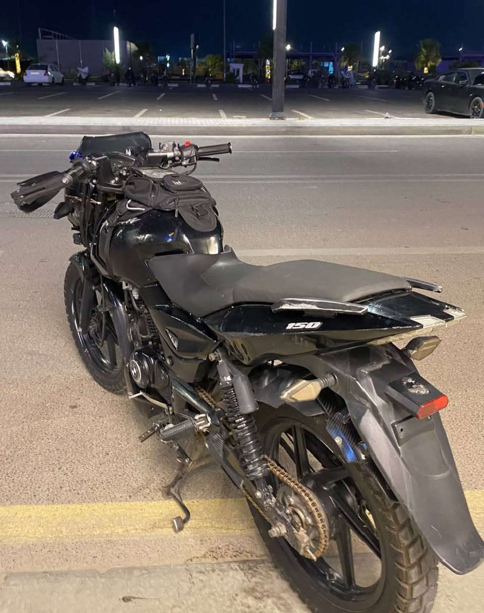 السلام عليكم
دراجه بولسر 150نضيفه 2023 مرقمه بغداد انكليزي بيهه لوحه وحده وسنويه نقصه مازده ودشبول السعر 1500وبيه مجال للشراي مكان بغداد البياع ***********
