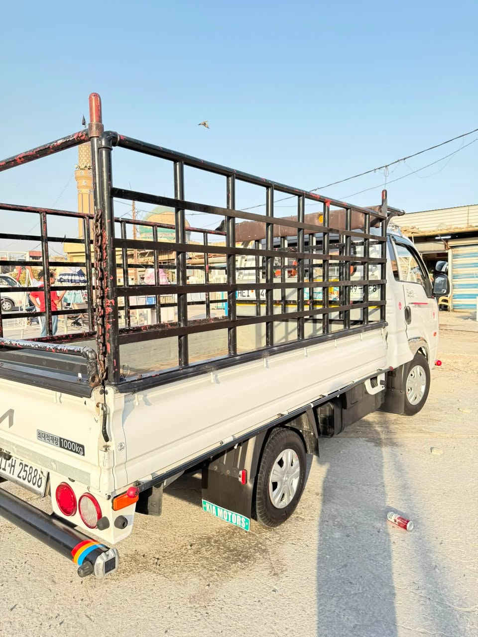سلام عليكم ما كيا حمل مسكر قير عادي مقفولة من كل مواصفات رقم بغداد موديل 18 رقم الهاتف ***********￼￼ رقم بي فقط 📞 العنوان مدينة الصدر بغداد ￼
