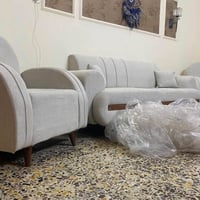 كنب ٥ مقاعد • مستعمل يومين • اوف وايت