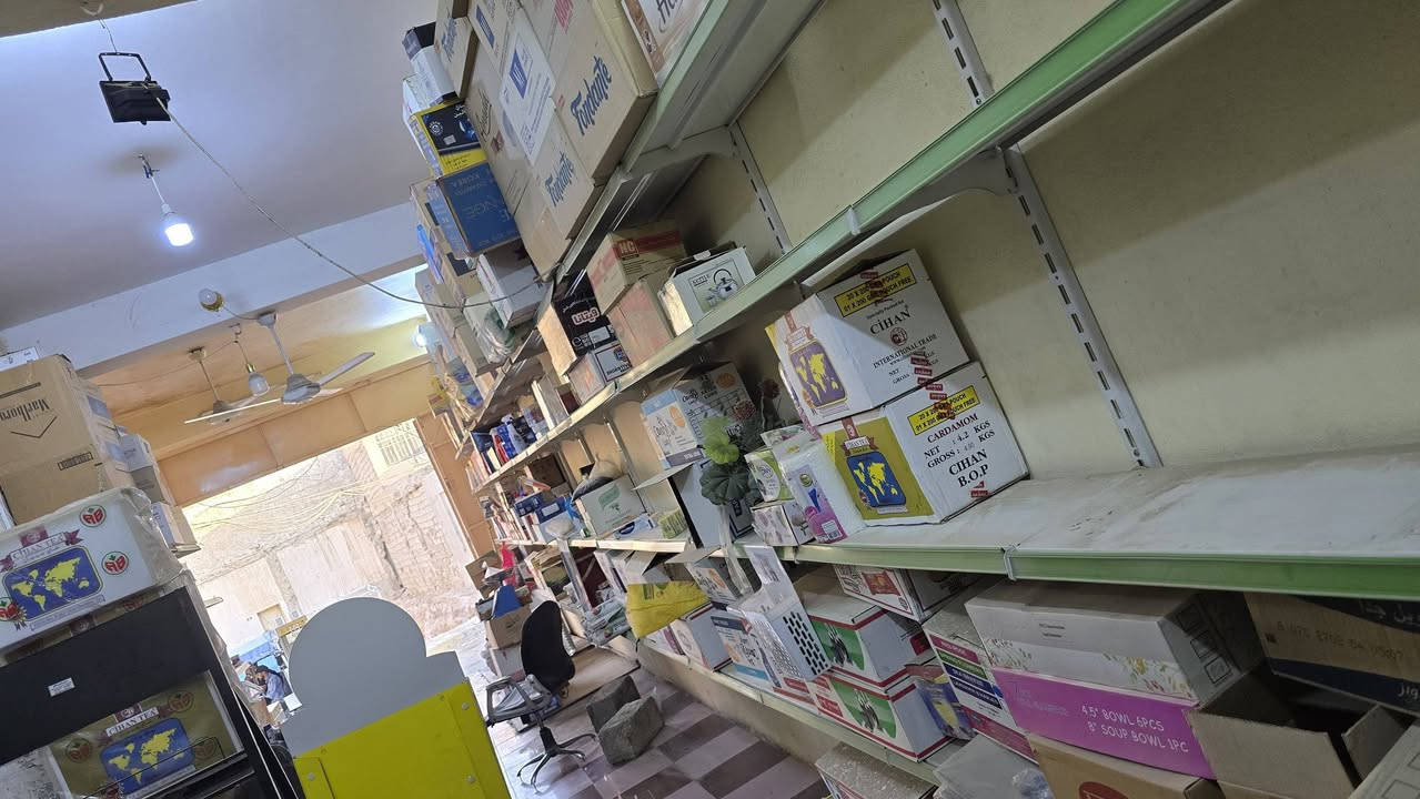 س ع رفوف المحل للبيع ٢٢ متر مكلف بالنشر يرجى اتصال ع هذا الرقم ***********
@إشارة

