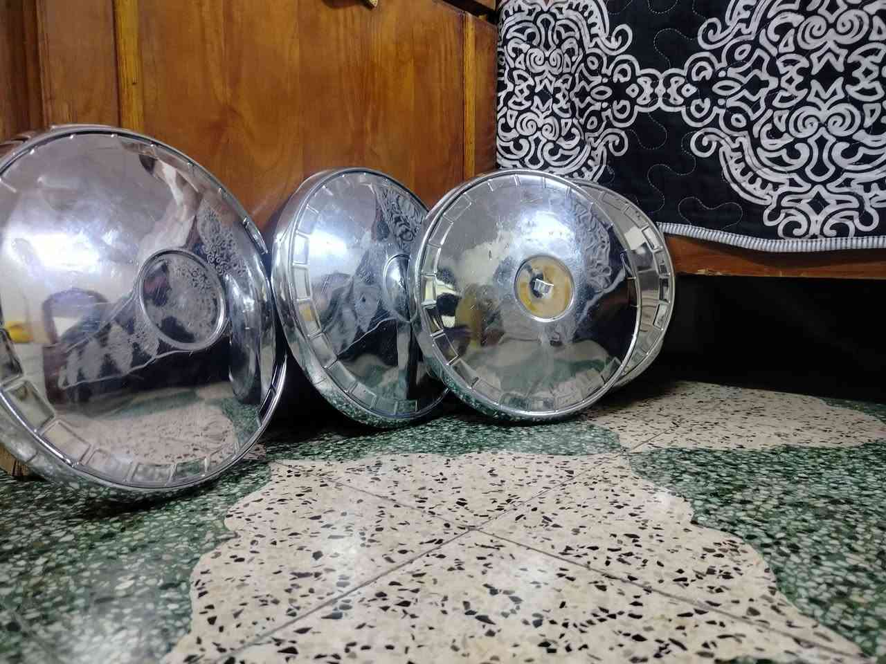 طاسات (كبات) نيكل كروم أصلية لسيارات بولسكي وأولادا! ✨
طقم كبات كروم لامع بحالة ممتازة، يُعيد لسيارتك لمستها الكلاسيكية الفخمة ومظهرها الأصلي المميز.المواصفات والمميزات:
​الملاءمة: يركب على سيارات بولسكي (Polski) وأولادا (Lada).
​الخامة: نيكل كروم براق ومقاوم للصدأ والعوامل الجوية.
​الحالة: طقم كامل (4 قطع) نظيف جداً وجاهز للتركيب مباشرة.
​📍 الموقع: الموصل
💰 السعر:(100او بيها مجال.) 
📞 للتواصل والطلب:(رقم الهاتف): ***********
