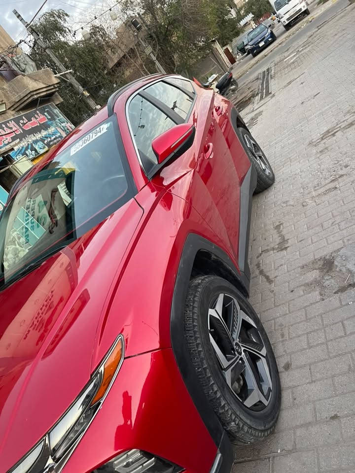مراوس بتوسان 25 او 26 وانطي فرق 
سيارتي موديل 23 أمريكي حادثها حافة البنيد والچاملغ بدون ايرباك الچاملغ نفسه مصبوغ صبغ درجة أولى هناك وربع البيند مصبوغ ويا فقط اضافة ملاحظات جداً بسيطه 
السياره إيد وحده واستعمال شخصي ماشيه 53 سياره تخبل تبريد ثلج باتري جديد تخم تاير جديد دهن قبل 10 ايام مبدل الماني ليكو مولي الأخضر 
مواصفاته 
بصمة فتح أبواب بصمة تشغيل اضافة تشغيل عن بعد اشاير ترحيب واشاير بالمري 
فتحة بالسقف 
مانع انزلاغ 
رادار جانبي ايمن وأيسر 
حساس امامي توقف ذاتي ذاتي 
مانع تصادم 
نظام ايكو 
فول تحكمات استيرن 
نظام اوتو هولد 
سايد بريك بصمة 
كشنات جلد تدفئه فقط 
تبريد قطعتين 
كشنات كهربائية 
شاشه تاب تعمل بنظام الكاربلاي 
كاميرات خلفية 
صندوق كهربائي 
محرك 4 سلندر 2500 طياره 
سياره مموكفتني ثانيه وحده بالشارع الله شاهد بس اني اريد اخذ احدث 
رقمي *********** 
مراوس فقط شباب العنده موديل 25 او 26 يخابرني نتفق وانطي فرق
