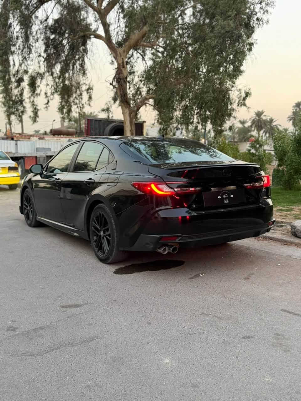 السلام عليكم
كامري 2025 هايبرد امريكي 

سيارة se night backeg 

ماشية 22 الف ميل 

وباقي مواصفاتها معروفة

سيارة حادثها جاملغ خلفي ايمن صبغ وصندوك كلير 

وصور حادث وتصليح كلها موجوده بلصور 

السيارة جديدة واني جايبها ع ايدي 

رقم بغداد باسمي تحويل ثاني يوم 

سعر 23,500$ وبي مجال بسيط 

للاستفسار ***********
