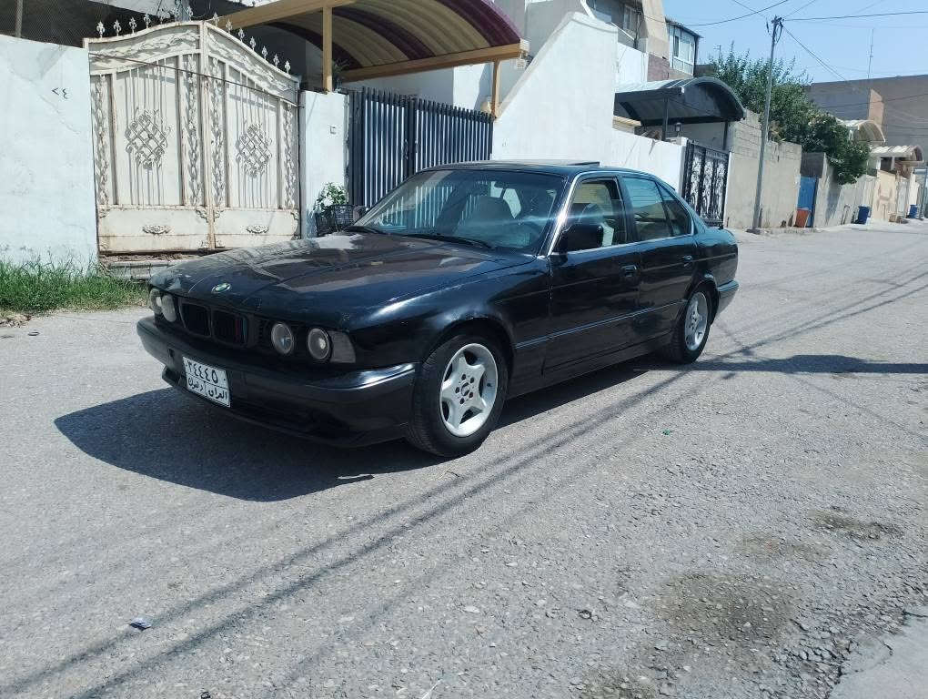 BMW 520i
MODEL 1991
GERعادی
ڕەقەم دهۆک ئەوەلیاتەواتەبەناوناکرێ
چاملغی لای سایەق لێدانی هەیە4تایە پاتری نوێیە2جام سلاید کارەبای ناوفۆڕمیکا
مەکینە520i یابانیەڕەشی قەترانەسعر24کەمەک مجالی هەیەشوێن هەولێربەحرکە
ژ.م..***********
W  M  V لەسەرە
بەس فرۆشتنە أربيل, العراق
