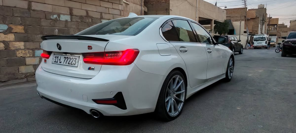 السلام عليكم
 bmw 2021.330i 
محرك 2000 توين تيربو
 ماشيه43الف
 رقم بغداد مميز 
حادث بنيد .
جاملغ خلفي صبغ باب تبديل راس شواصي تصليح
(بدلت دعاميات بدون صبغ بلاديات) المواصفات فتحه .جلد كشن كعرباء تحكم استرين الايت عدسات لد زنون يصعد وينزل مري قلابات .اناره خارجيه اناره داخليه  مكان بغداد 
***********
متوفر واتساب
