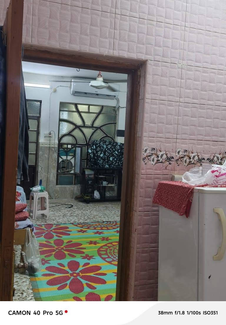 بيت للبيع 50متر وجهيه مطبخ وصاله وحمام خارجي والطابق الفوك بيه غرفه نوم وصاله للاتصال على الرقم ***********

نص مكتوب في الصور:
- CAMON 40 Pro 5G
- 38mm f/1.8 1/100s ISO143
- 38mm f/1.8 1/100s ISO193
- CAMON 40 Pro 5G 38mm f/1.8 1/100s ISO351
- CAMON 40 Pro 5G 23mm f/1.8 1/50s ISO260
- 23mm f/1.8 1/100s ISO236
- CAMON 40 Pro 5G 38mm f/1.8 1/50s ISO230