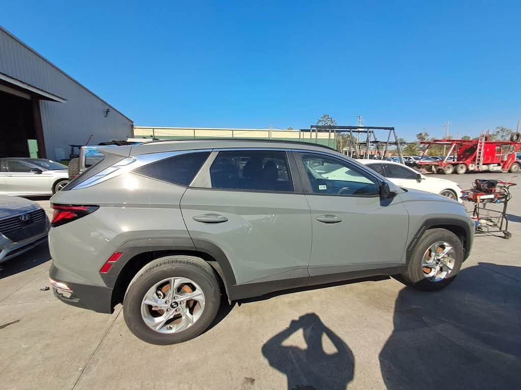 2024 HYUNDAI TUCSON
حادث موضح بالصور جداً بسيط 
تفاصيل السياره وممشاها موضح بالصور 

واصل بغداد مصلح كامل مكمرك 16,500
دولار

وبيها مجال للشراي 

اي استفسار ***********
