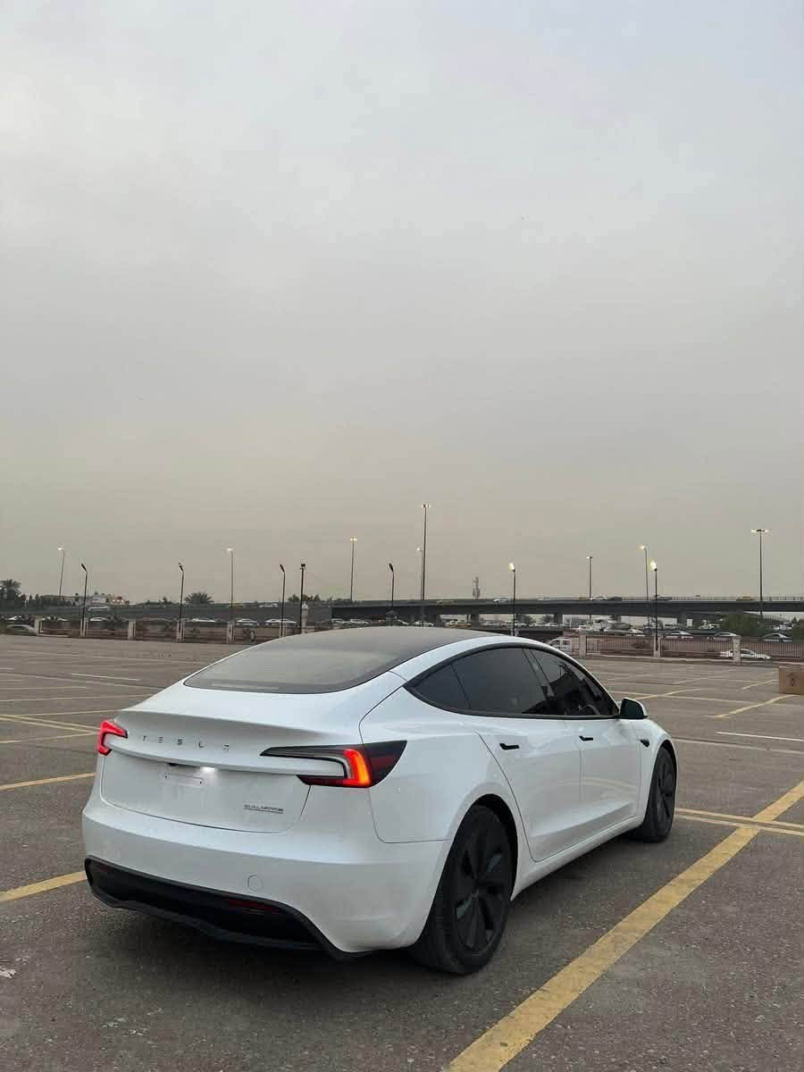 تيسلا 2024 دبل ماطور لونك رينج 
ماشيه 7000 حاليا 
بيهه جنطه مبدله نفس لون وجاملغ خلفي pdr 
موجوده بحي جامعه 
للبيع فقط 
***********

