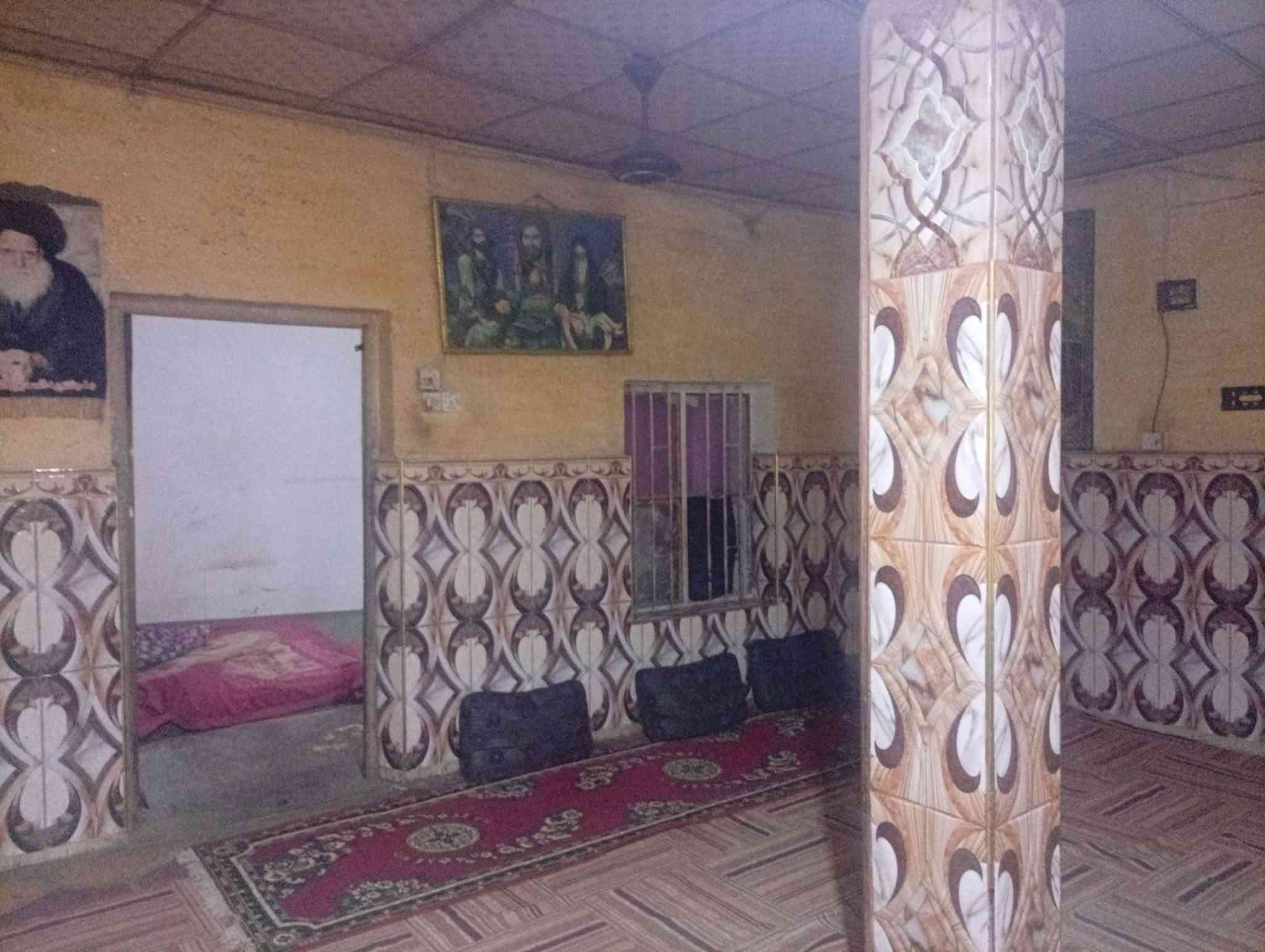 دار للبيع طابو صرف المساحة 145متر 
العنوان/ زبير سوق سوادي قرب مطعم الحجي 
يحتوي دار على 3غرف ومشتملات وديوان 
البيت فرعي بناء درجة اولى كونكريت 
للأستفسار ***********
