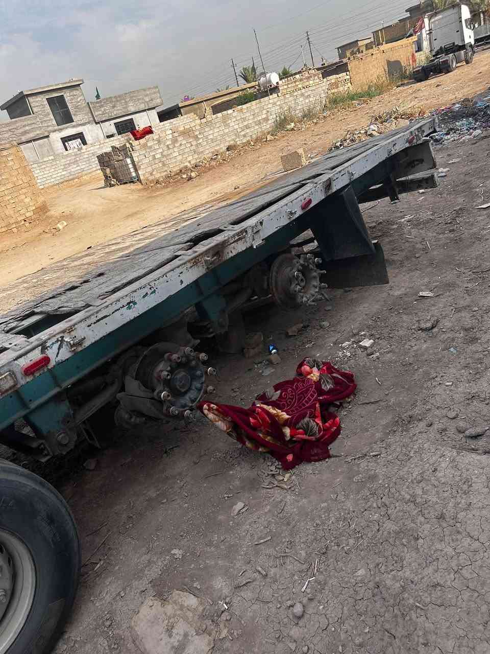 سلام عليكم سيارة سكانيا  للبيع 2003مكفولة قمارة كير شاصي مكينة انجكشن اربع خطوط بيها بخار بدون تنقيص سنوية لل 2028تنتهي تحويل ثاني يوم رقم سليمانية السعر 140وبيها مجال ملاحضة العربانة طاڰة للستفسار ***********
