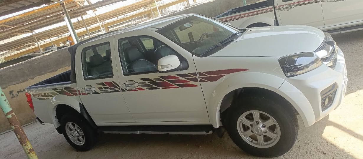 سياره جديده ومكفوله عدادها 45/الف
ظريبة ال26مصفره سياره جاهزه
تخم تاير جديد 
***********

