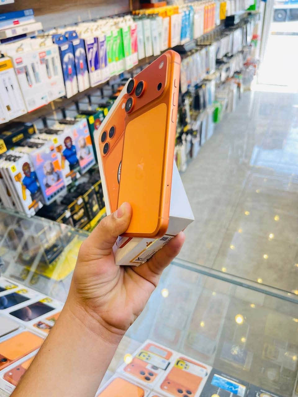لا توجد تفاصيل

نص مكتوب في الصور:
- ١١:٢٣
- حالة البطارية
- عادية
- تعمل بطارية iPhone هذه على النحو المتوقع. حول البطارية والضمان.
- الحد الأقصى للقدرة
- ٪١٠٠
- هذا قياس لسعة البطارية مقارنةً عندما تكون جديدة. كانت التناقصات القدرة السابقة تقليل ساعاتنا التشغيلية من عملية الشحن والأخرى.
- عدد الدورات
- ١٥٢
- هذا هو عدد مرات استخدامه iPhone هذه في نسبة البطارية. معرفة المزيد...
- تاريخ التصنيع
- تشرين الأول ٢٠٢٥
- أول استخدام
- آيار ٢٠٢٦