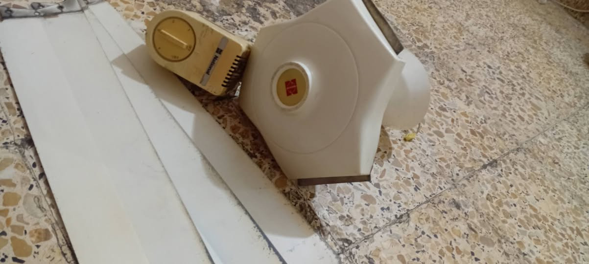 بنكه ناشينال تعتبر انتيكه الاصليه القديمه شغاله بدون تصليح بحاله ممتازه مع السويج مالتهه الاصلي ب٦٠مكاني الدوره ***********
