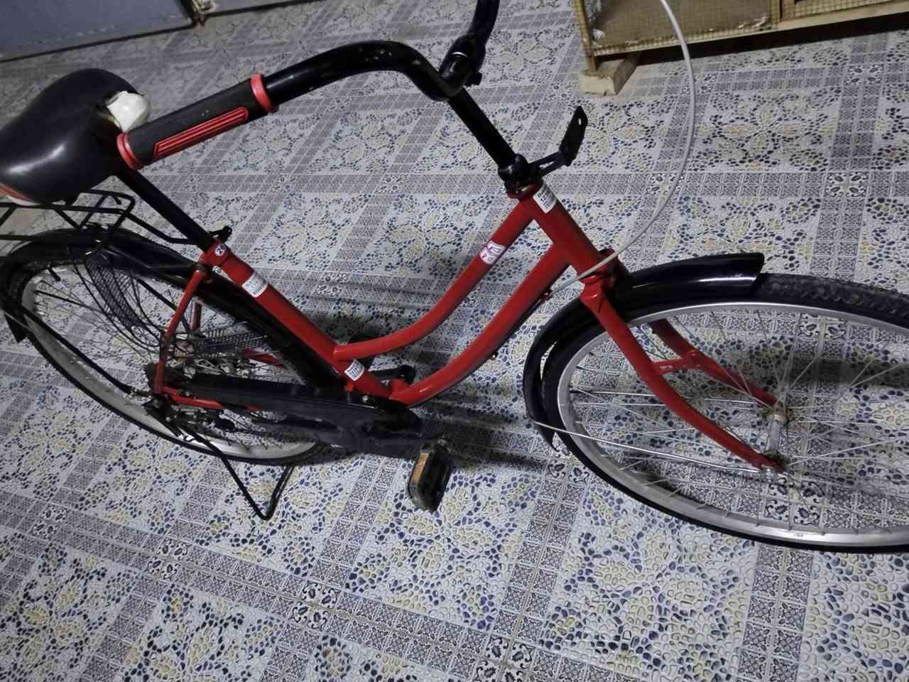 سلام عليكم للبيع بايسكل بناتي حجم ٢٦ مصبوغ حراري جديد جاهز كل نقص مابي ياباني اصلي سعره ٦٠ وبي مجال مكاني واسط الزبيديه الاستفسار ***********
***********
