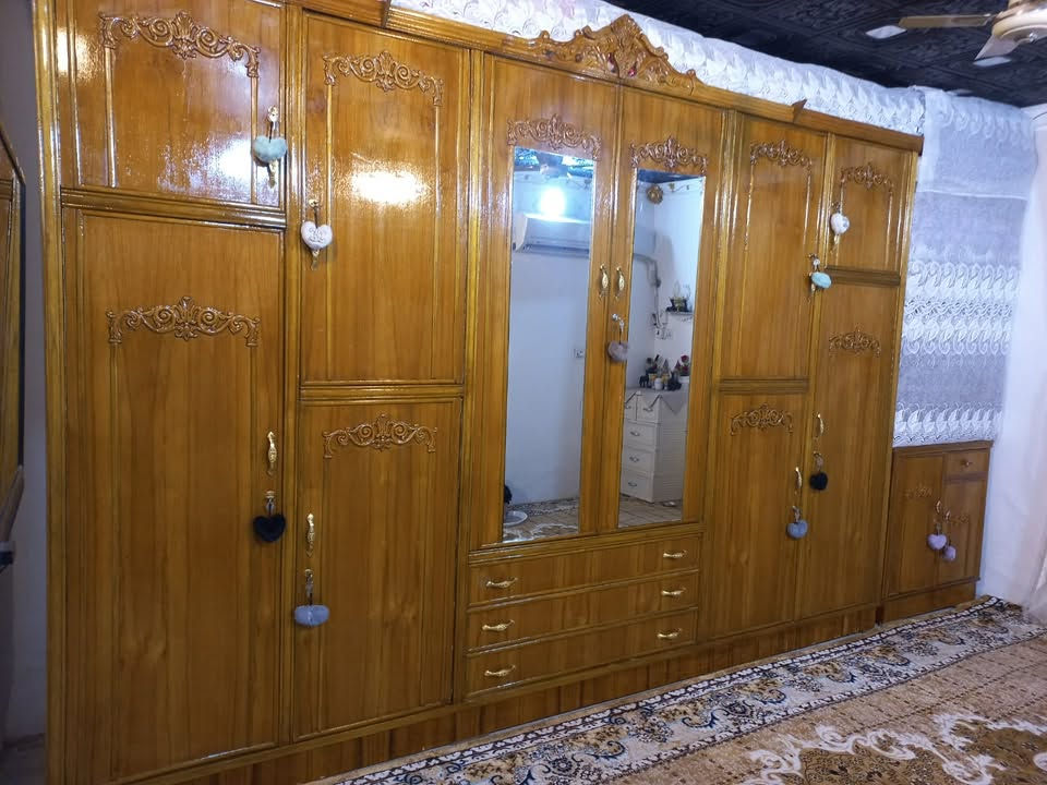 سلام عليكم بوفية طول 3 متر
كنتور ابو الستةابو الملحق للبيع الاستفسار ***********
