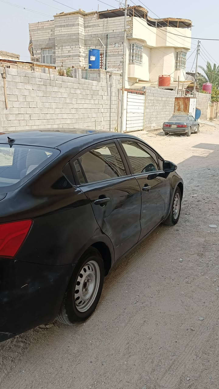 السلام عليكم
اخون اقرو المنشور عدل الله يرحم والديكم 
كيا ريو موديل ٢٠١٤ وارد كوري ضربتها باب السايق ومبدل .. 
محرك ١٦٠٠ دوش كير At محرك وكير تبريد كفاله حدادتها حلوه غرفتها نضيفه السياره مصبوغه حزام وبيها ملاحظات بالبدي طخطخات بسيطه ..... 
السياره تجي عليها شرط المداور ثاني يوم ... اذا ما تكدر على المداور لا تجي خويه لان راعيها يريد تحويل
.... 
المحرك شرط لا دوانص ولا اي خلل 
نواقص السياره هورن فقط 
السعر السعر ٧٢ ورقه وبيها مجال بسيط 
وشكرا 
0⃣7⃣7⃣1⃣7⃣2⃣2⃣6⃣5⃣0⃣6⃣
***********
البصره - الموفقية
