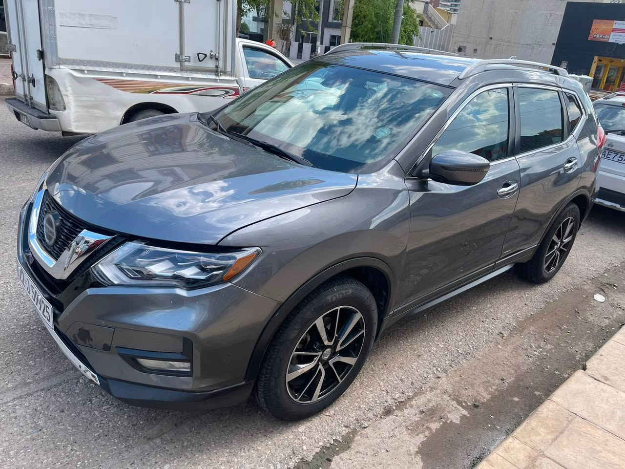 2019 SV AWD
Clean Title
120,000 mile 
سەیارەکە کلینە زۆر جوان و خاوێن مایتەوە گێر و مەکینەو کارەبایەتی بە شەرتە 
سعری ١٥٣ وەرەقە و معامەلە  
*********** أربيل, العراق
