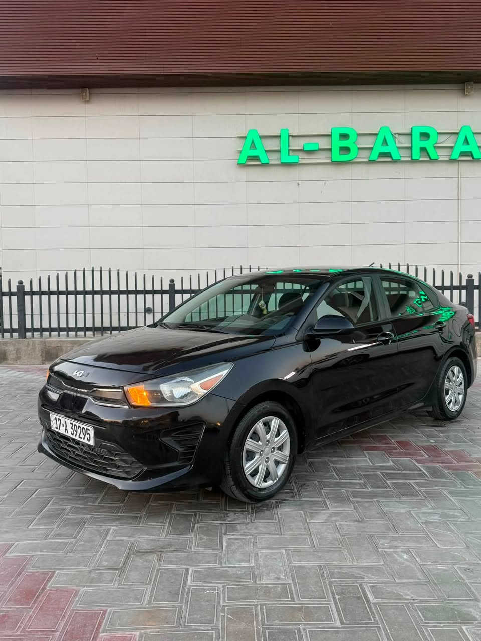 كيا ريو موديل:( Kia Rio – 2023)

📌 الفئة: سيدان

📌 اللون: اسود ملكي

📌 الكيلو مايل: 39 

📌 وارد امريكي 

📌 حادث بنيد وراجع نفسة 

🔹 محرك 1.6L بنزين

🔹 دفع أمامي (Front-Wheel Drive)

🔹 ناقل حركة: أوتوماتيك 

✅ 2 وسائد هواء

✔ نظام ABS

✔ وسائد هواء متعددة عدد 2

رقم مثنى معوقين

السعر 108 وبيها مجال
 
فحص سونار  مرفق  بلمنشور

***********⁩⁩
