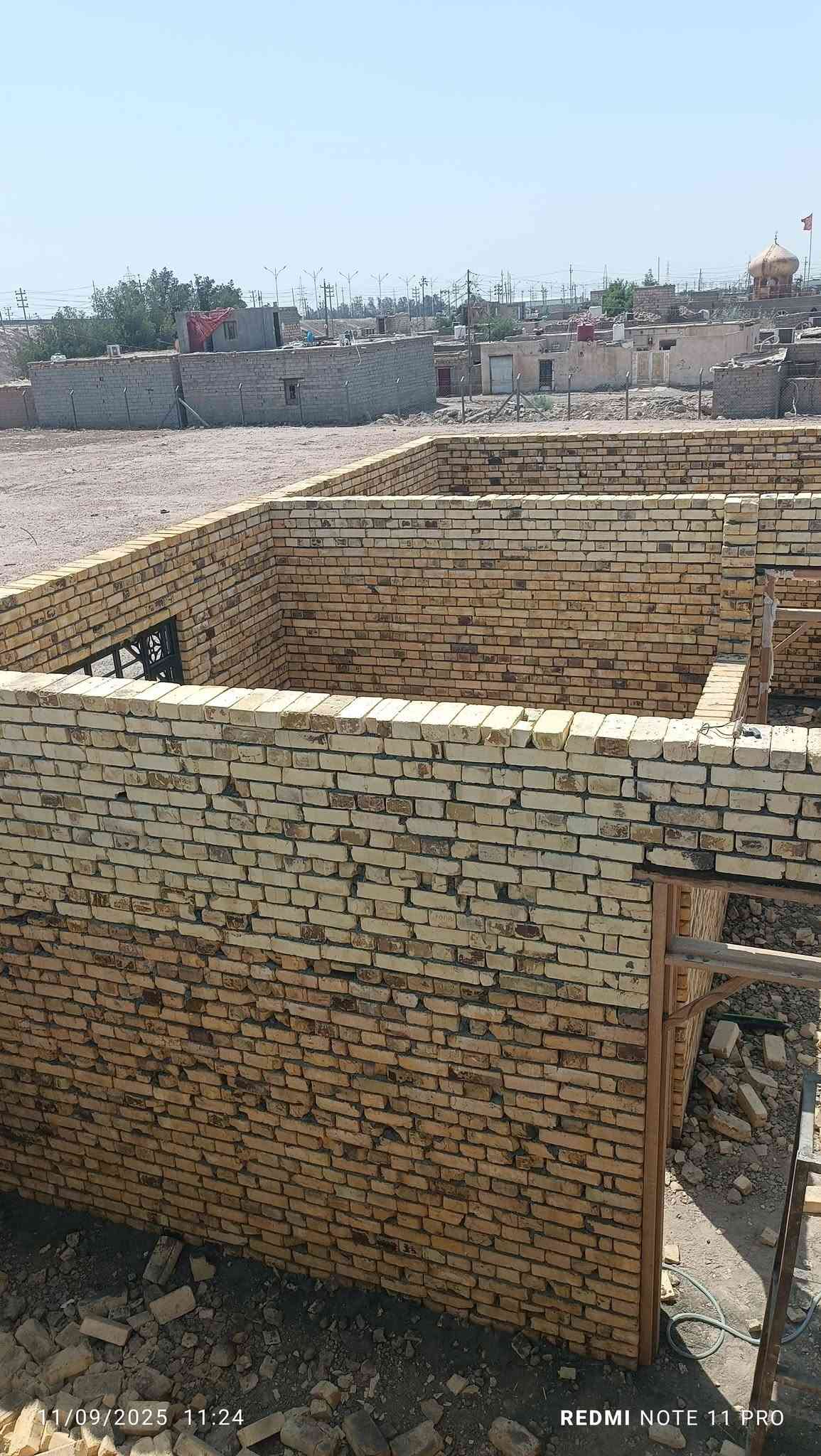 خلفة بناء شغل درجه اولى والتزام بالموعد 
‏‪***********‬‏ عنواني ناصرية حي الشهداء 
اشتغل عل الدبل ومكطوعه وباليوميه

نص مكتوب في الصور:
- ***********
- 11/09/2025 11:25 REDMI NOTE 11 PRO
- 11/09/2025 11:24 REDMI NOTE 11 PRO